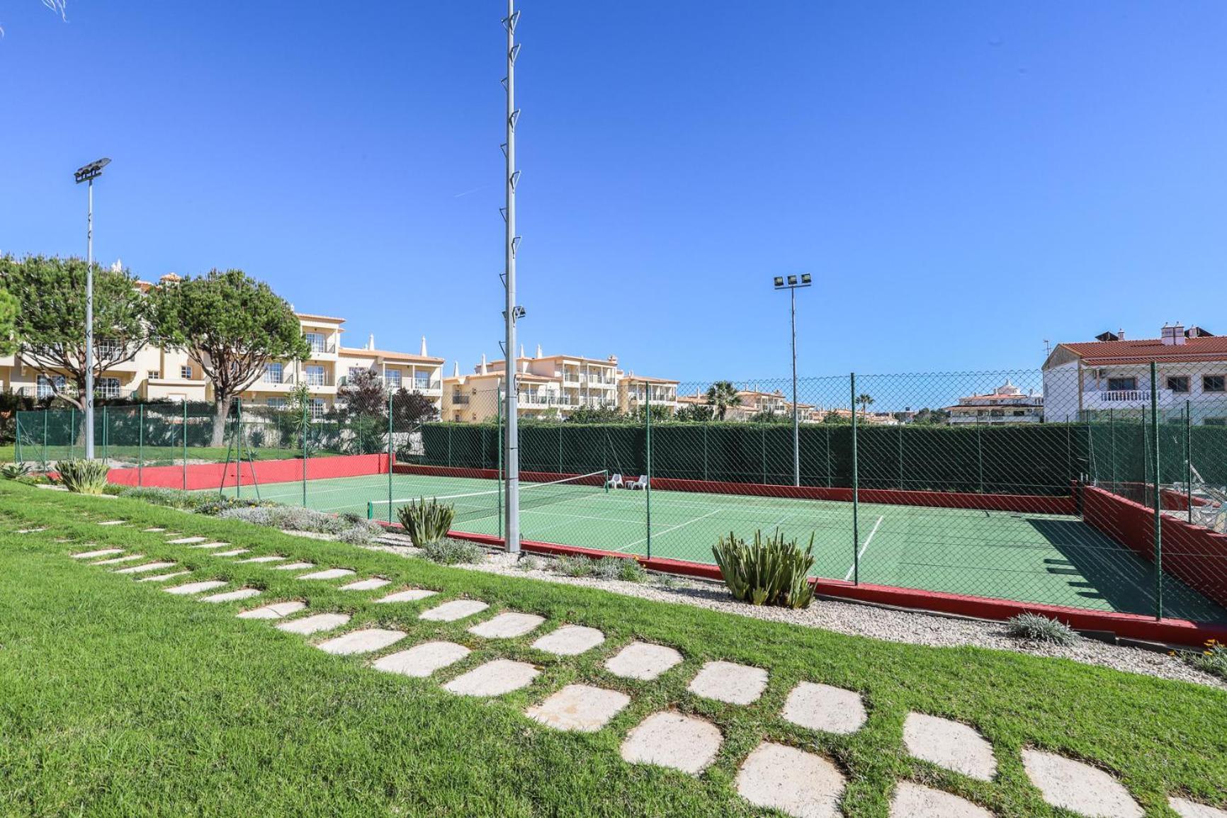 Charming Flat 10 Min Walk To Beach Apartment Albufeira Exterior photo